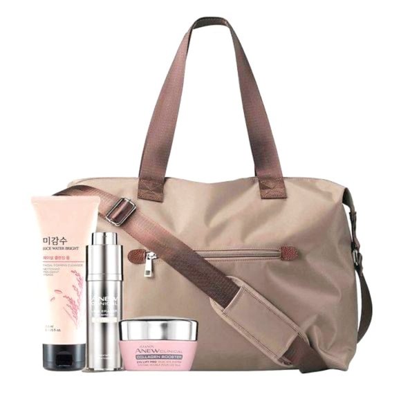 Avon Other - NWT AVON WEEKENDER TRAVEL BAG SET - 70% OFF - REG PRICE $142.99 - NOW $45